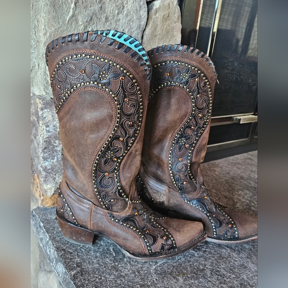 Beautiful Brown Corral Cowboy Boots Size 8.5 - Picture 1 of 7